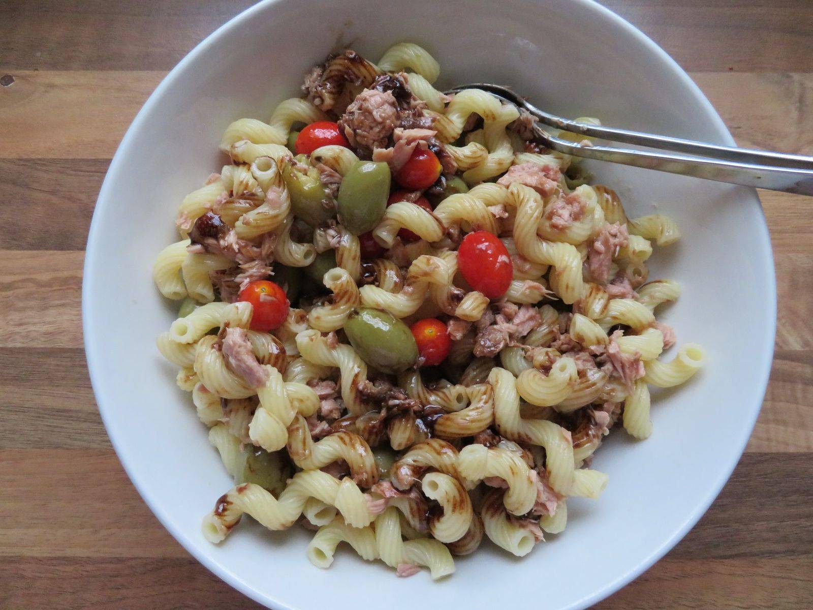 Nudelsalat mit Thunfisch Rezept - ichkoche.ch