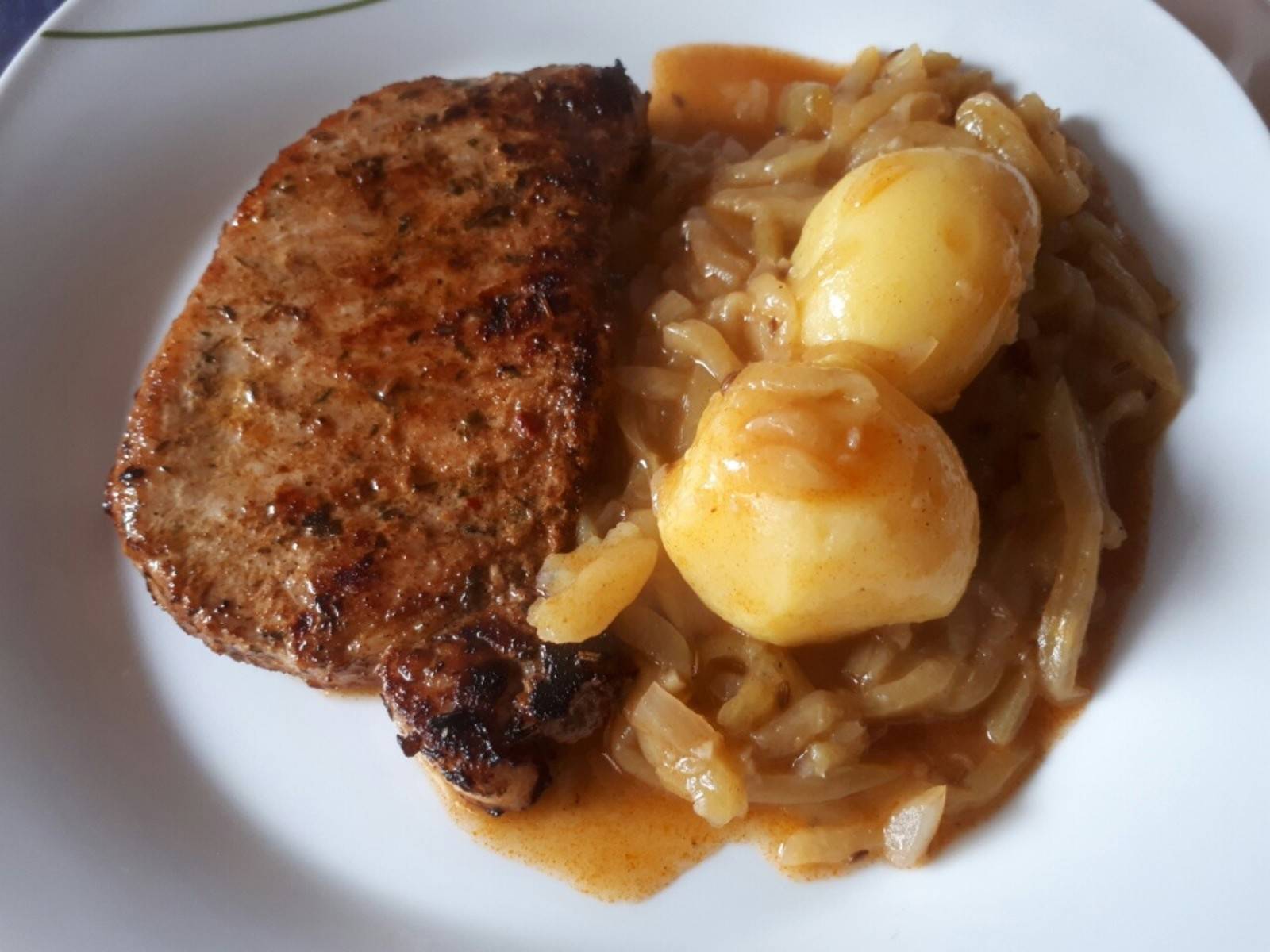 Karreesteak mit Kürbisgemüse und Kartoffeln Rezept - ichkoche.de Karreesteak mit Kürbisgemüse und Kartoffeln Rezept - ichkoche.de