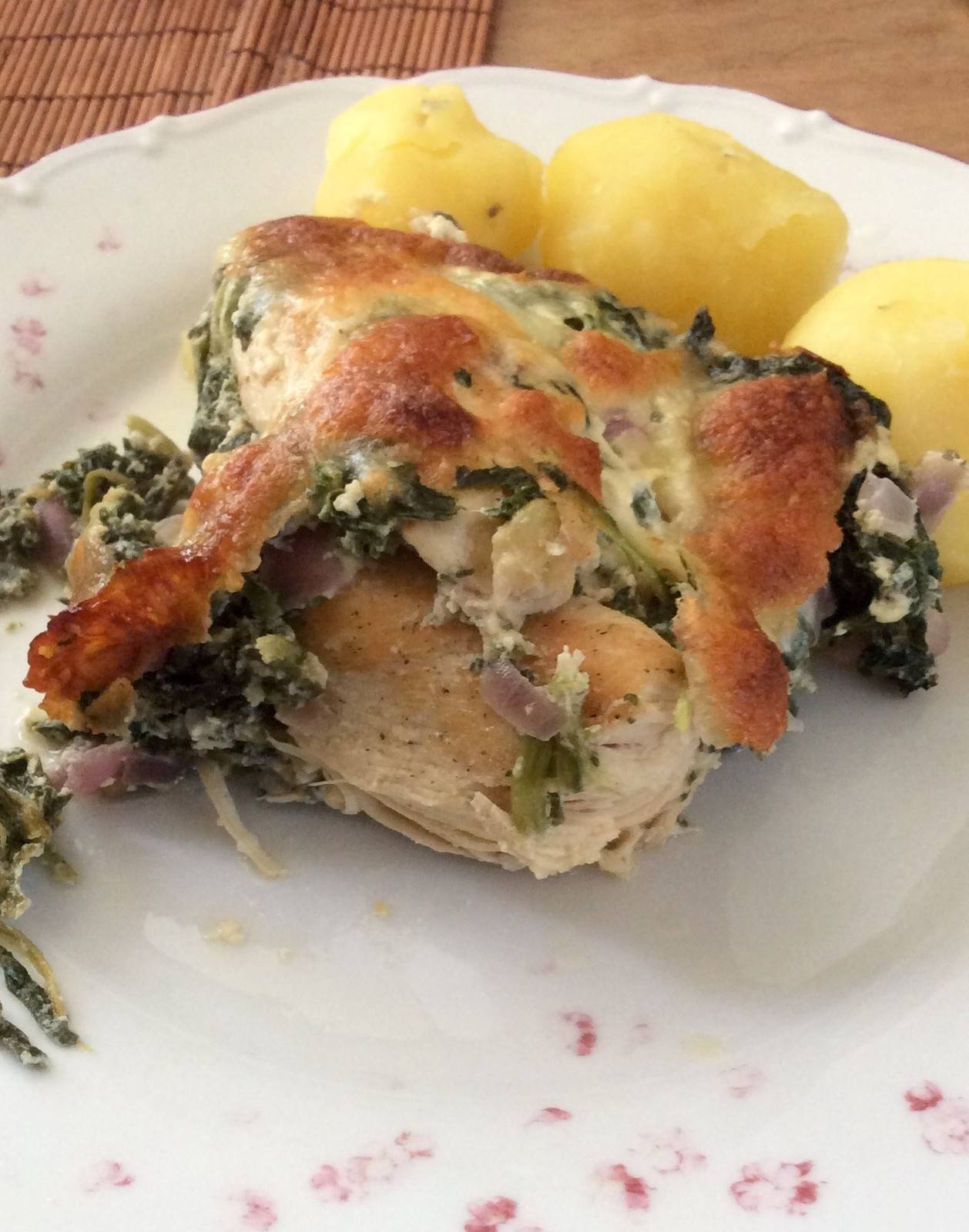 Spinatauflauf mit Feta und Hühnerbrust Rezept - ichkoche.de Spinatauflauf mit Feta und Hühnerbrust Rezept - ichkoche.de