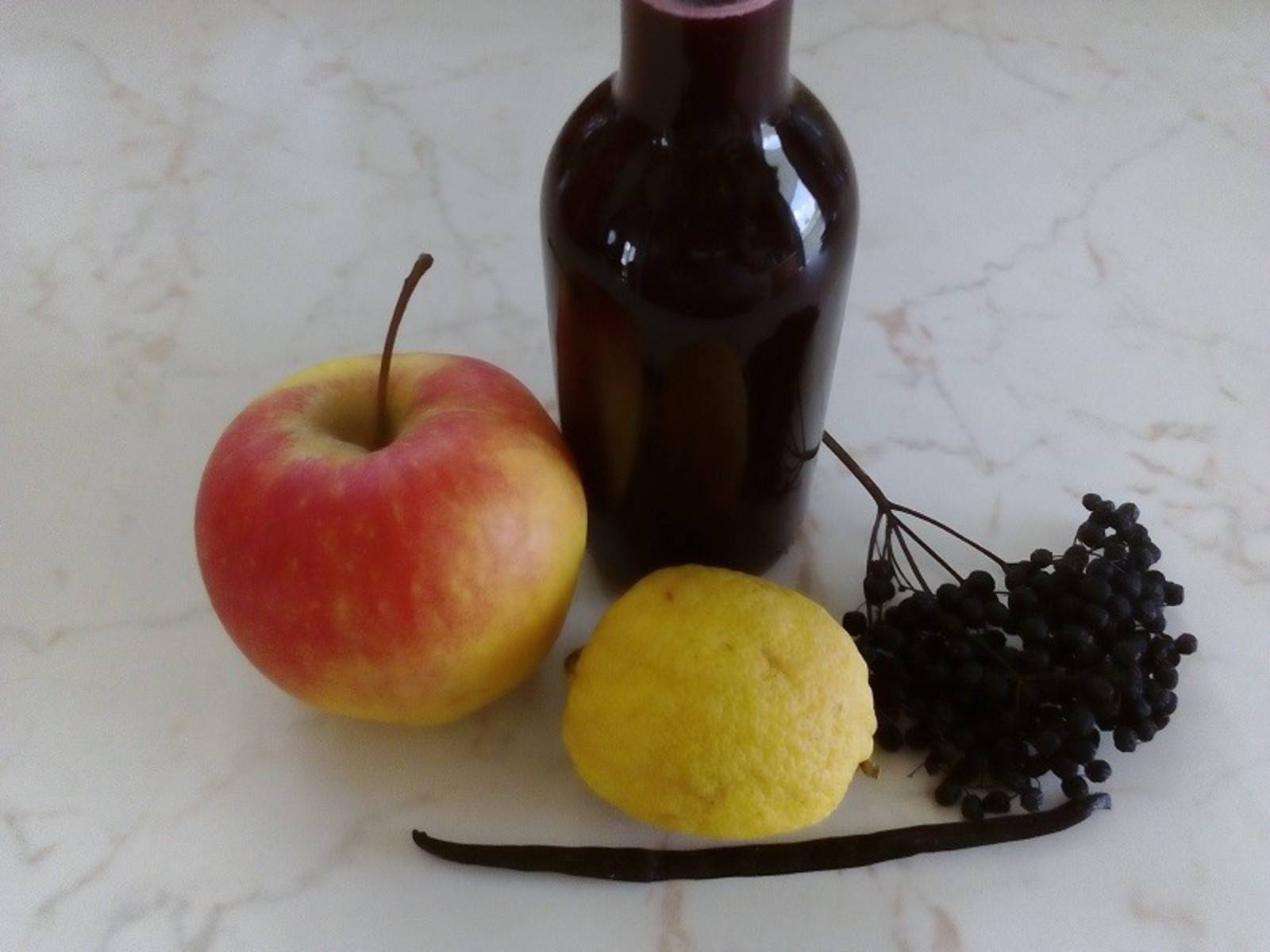 Apfel-Holunder-Saft Rezept - ichkoche.de