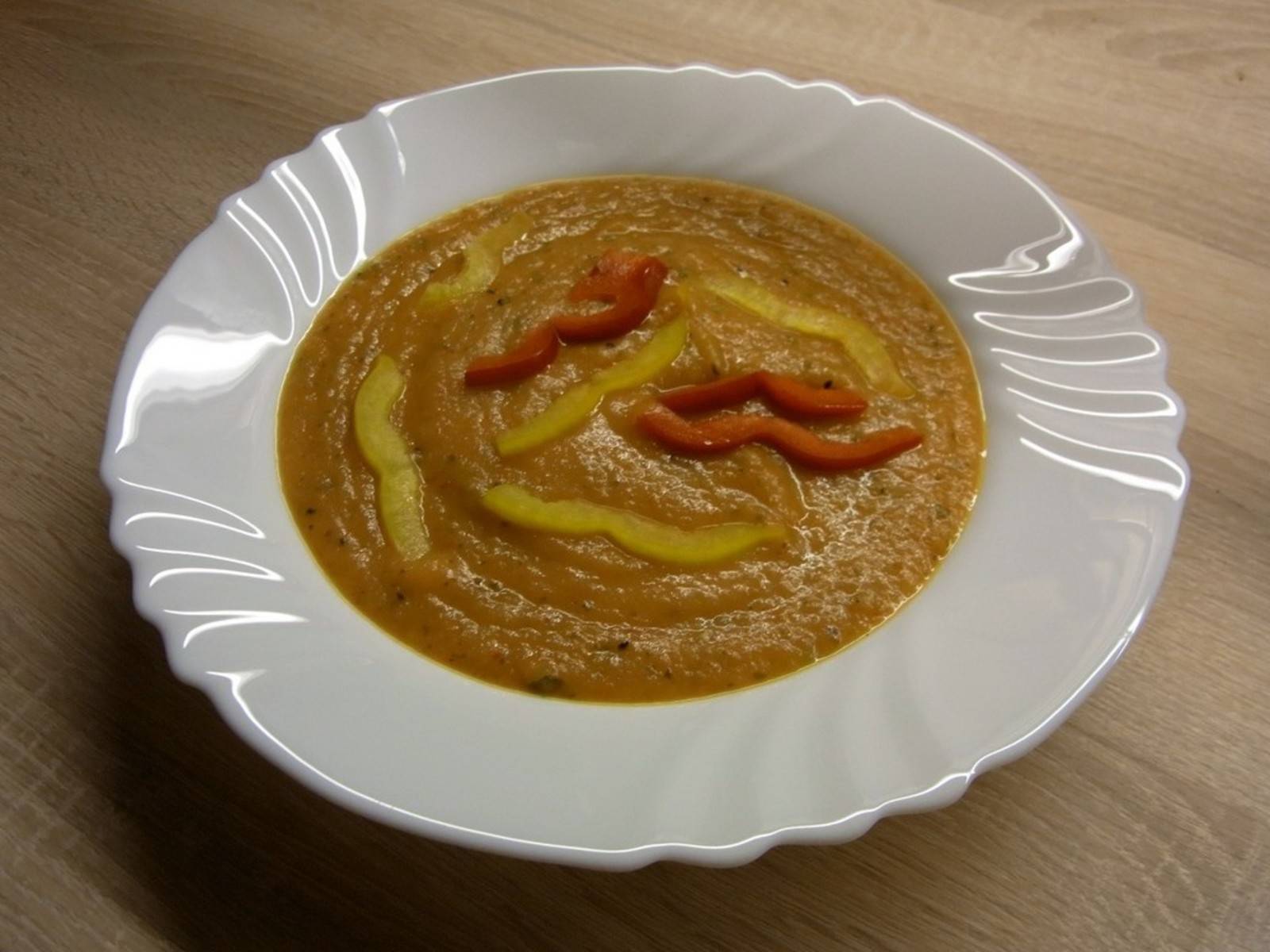 Zucchini-Paprika-Suppe