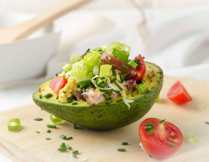 Eierspeis in der Avocado Eierspeis in der Avocado