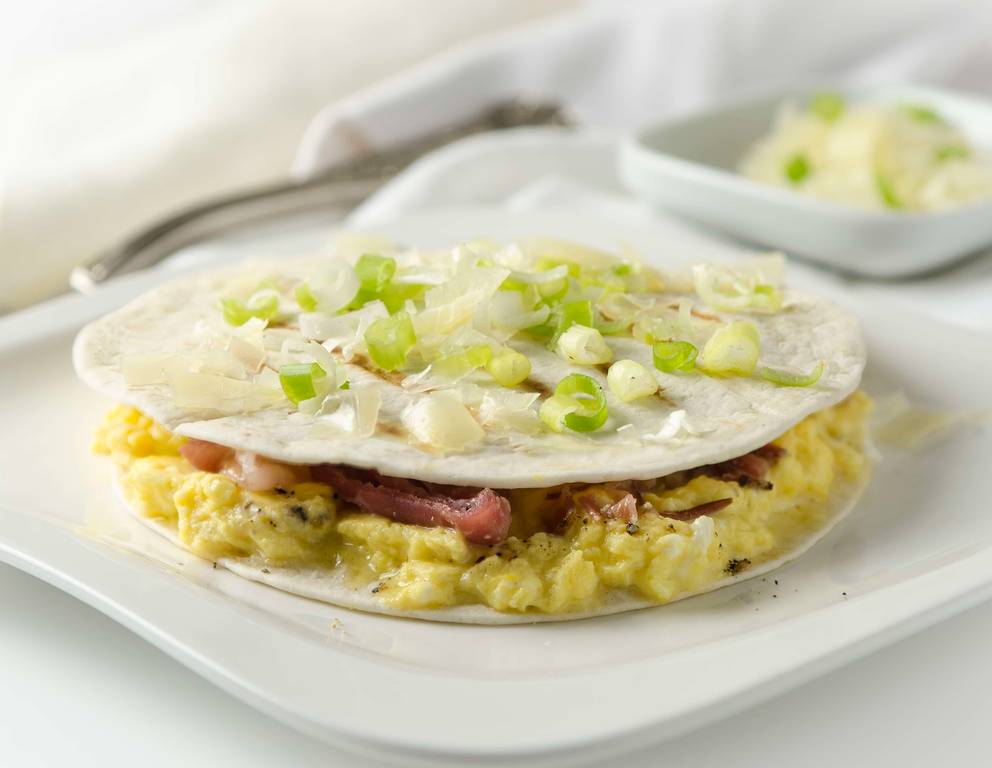 Eierspeis-Quesadilla mit Bergkäse und Speck Eierspeis-Quesadilla mit Bergkäse und Speck