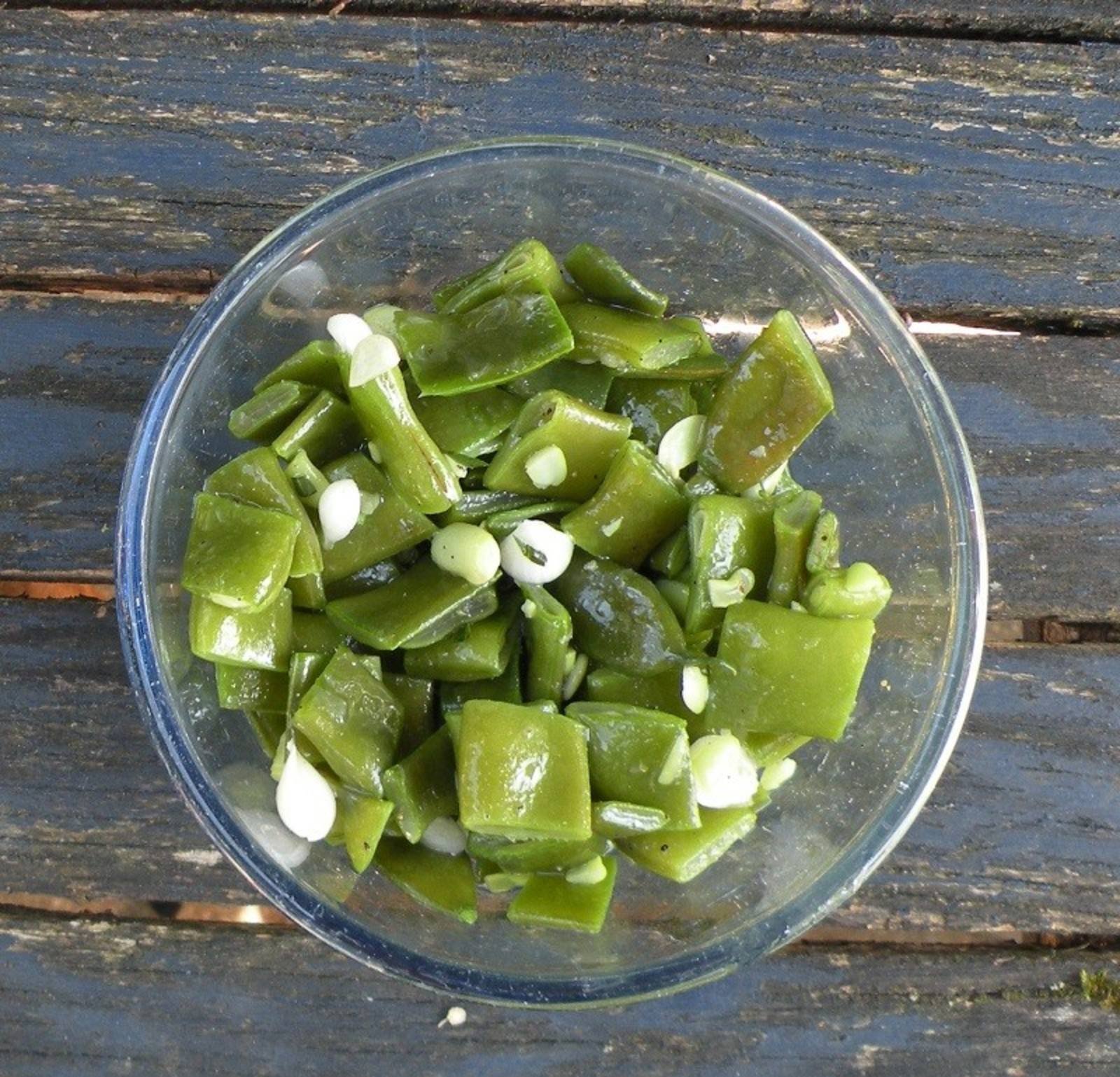 Fisolensalat mit Perlzwiebelchen Rezept - ichkoche.at