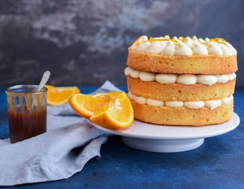 Naked Cake mit Orangen und Karamell Naked Cake mit Orangen und Karamell