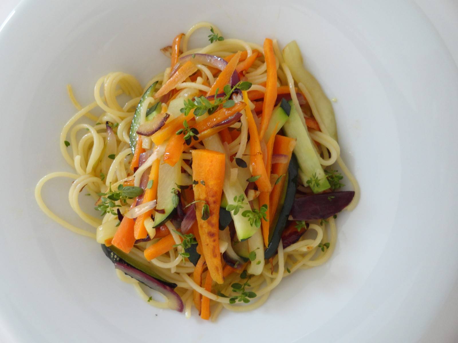 Gemüse-Knoblauch-Spaghetti