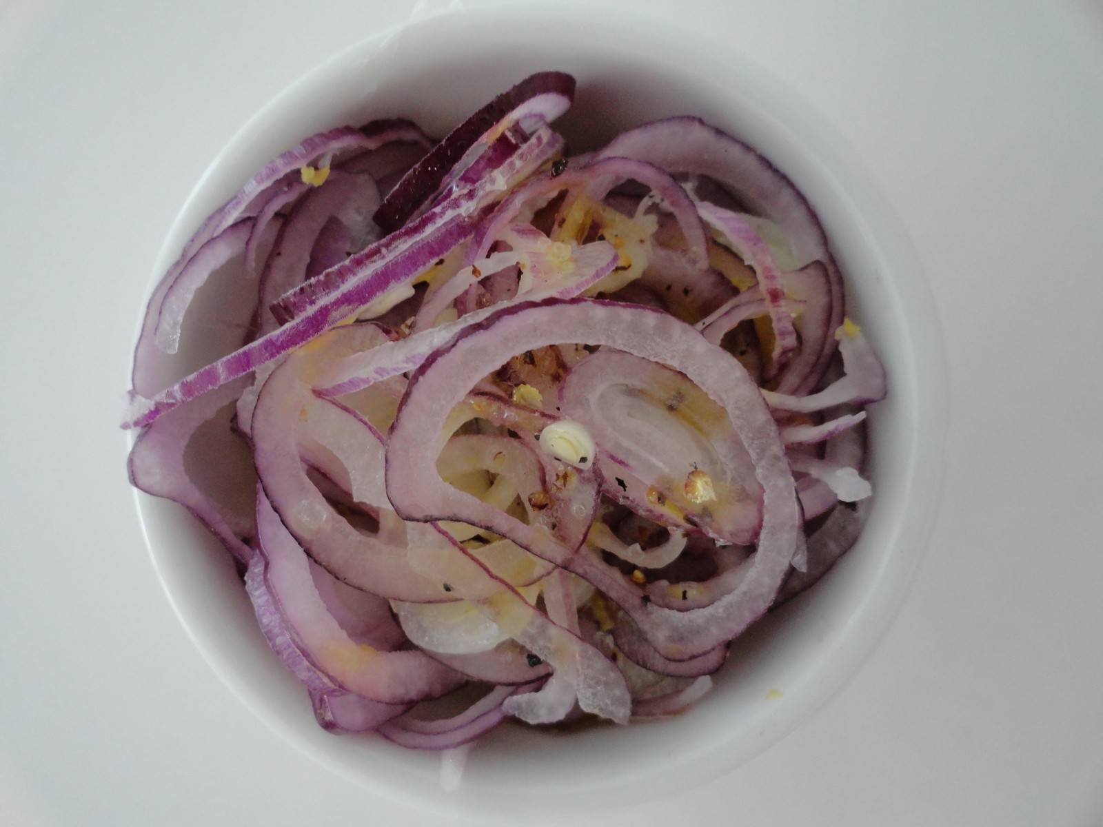 Zwiebelsalat Rezept - ichkoche.ch