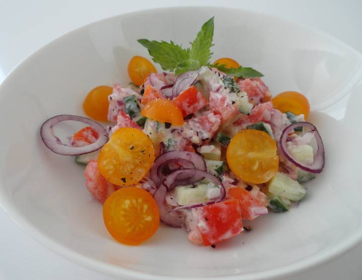 Gurken-Paradeiser-Sommersalat Gurken-Paradeiser-Sommersalat