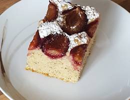 Flaumiger Zwetschken-Nusskuchen Flaumiger Zwetschken-Nusskuchen