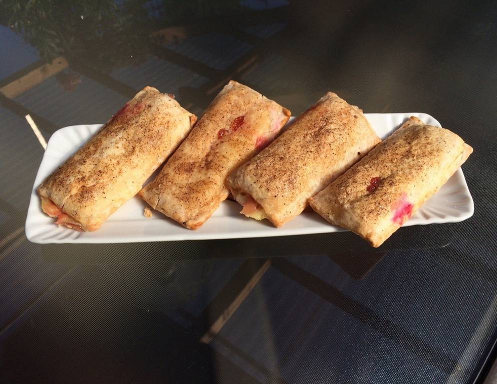 Topfenblätterteigtaschen mit Zwetschkenmus Topfenblätterteigtaschen mit Zwetschkenmus