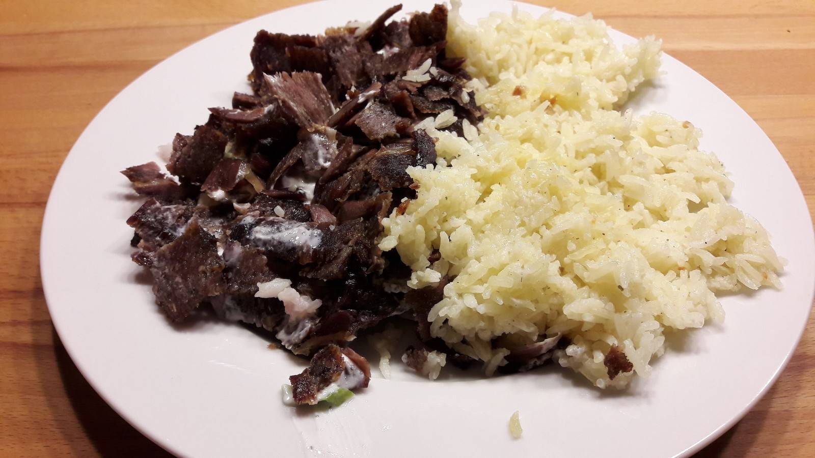 Gyrospfanne mit Langkornreis und Tzatziki Rezept - ichkoche.ch