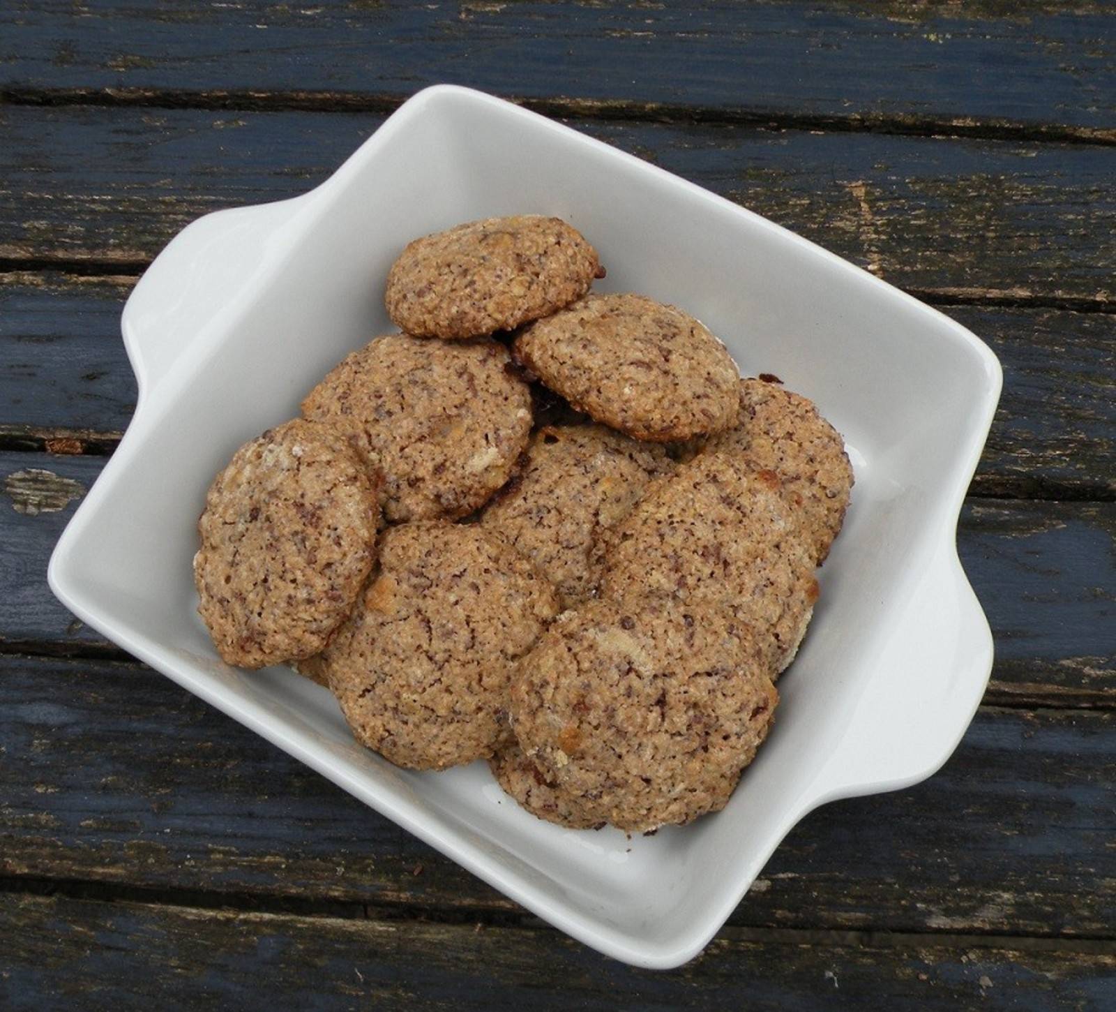 Haselnuss-Rosinen-Schoko-Cookies