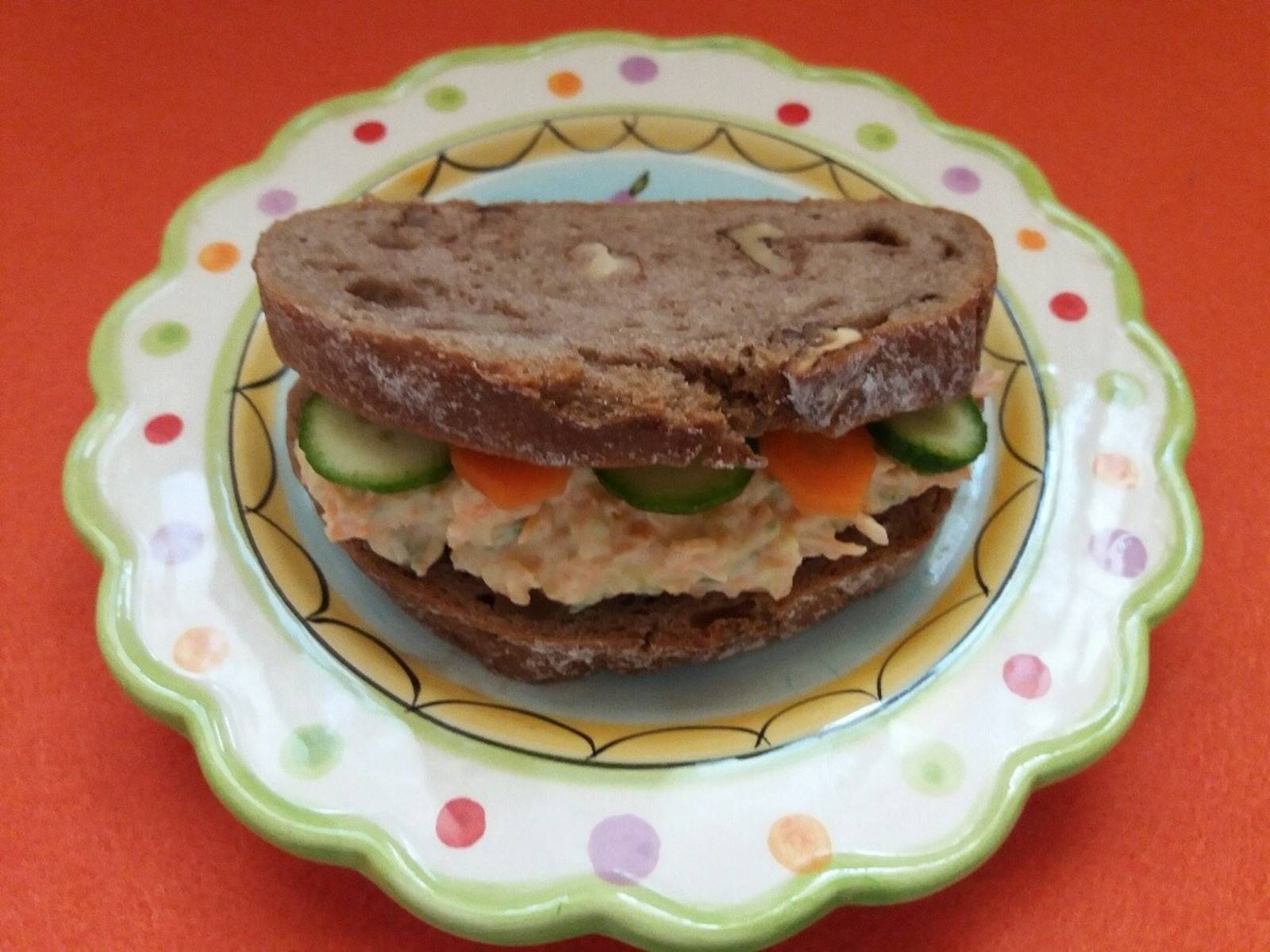 Nussbrot mit Ricotta Aufstrich Rezept - ichkoche.de