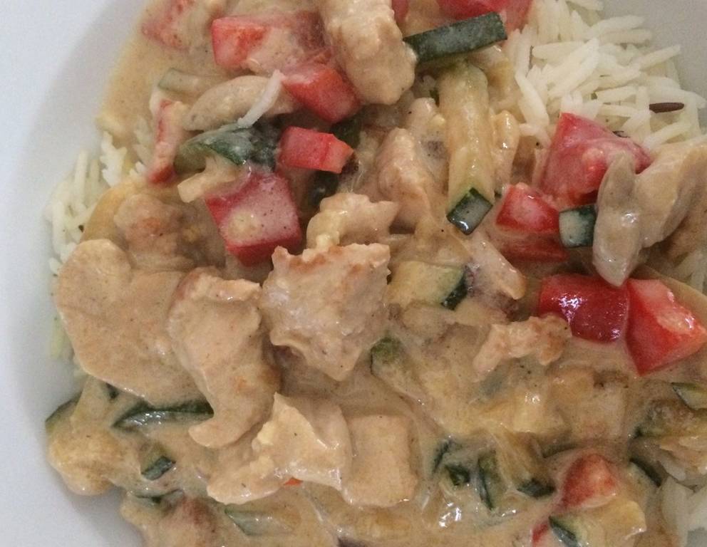 Putengeschnetzeltes mit Zucchini und Paprika Putengeschnetzeltes mit Zucchini und Paprika