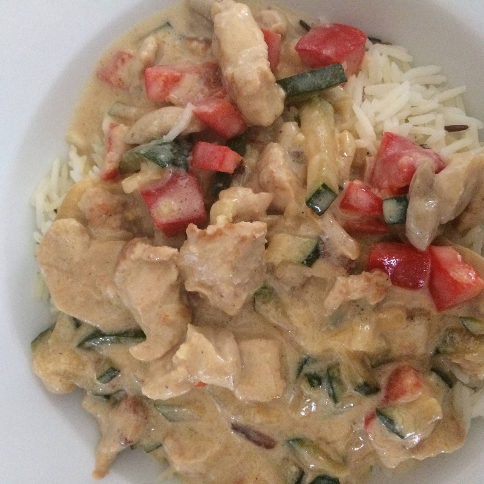 Putengeschnetzeltes mit Zucchini und Paprika Rezept - ichkoche.at Putengeschnetzeltes mit Zucchini und Paprika Rezept - ichkoche.at