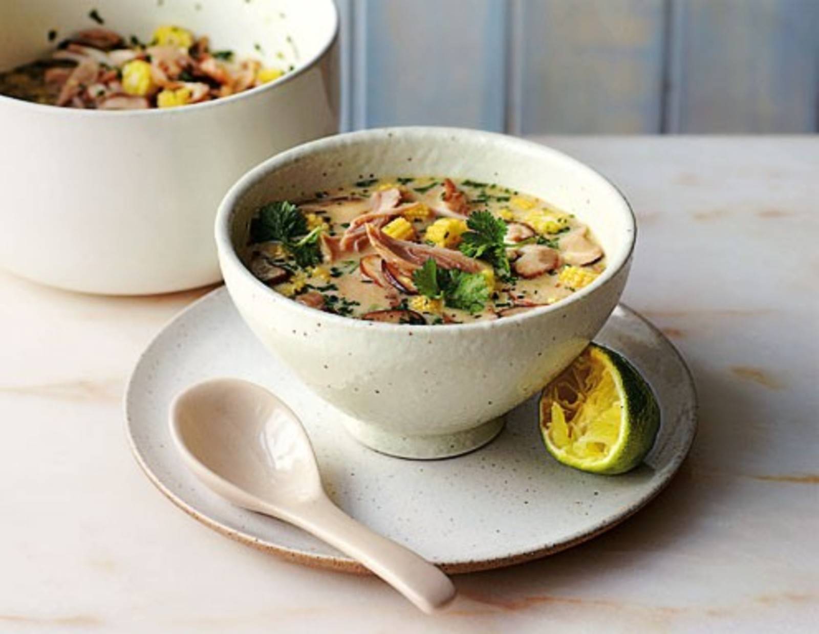 Hühnersuppe mit Mini-Mais und Limette Rezept