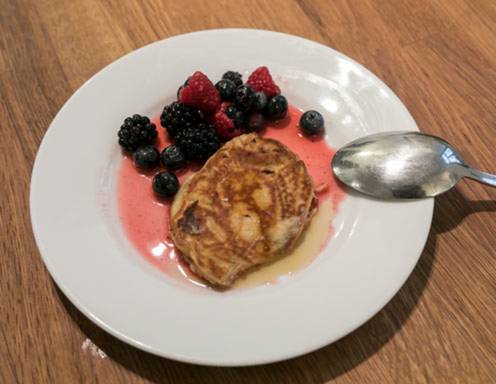 Joghurt-Pancakes mit Beeren Rezept