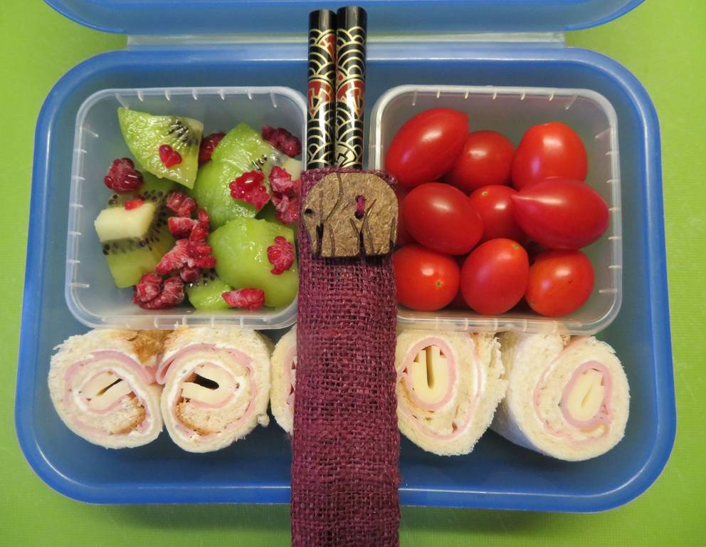 Sandwichröllchen mit Gemüse und Obst Sandwichröllchen mit Gemüse und Obst