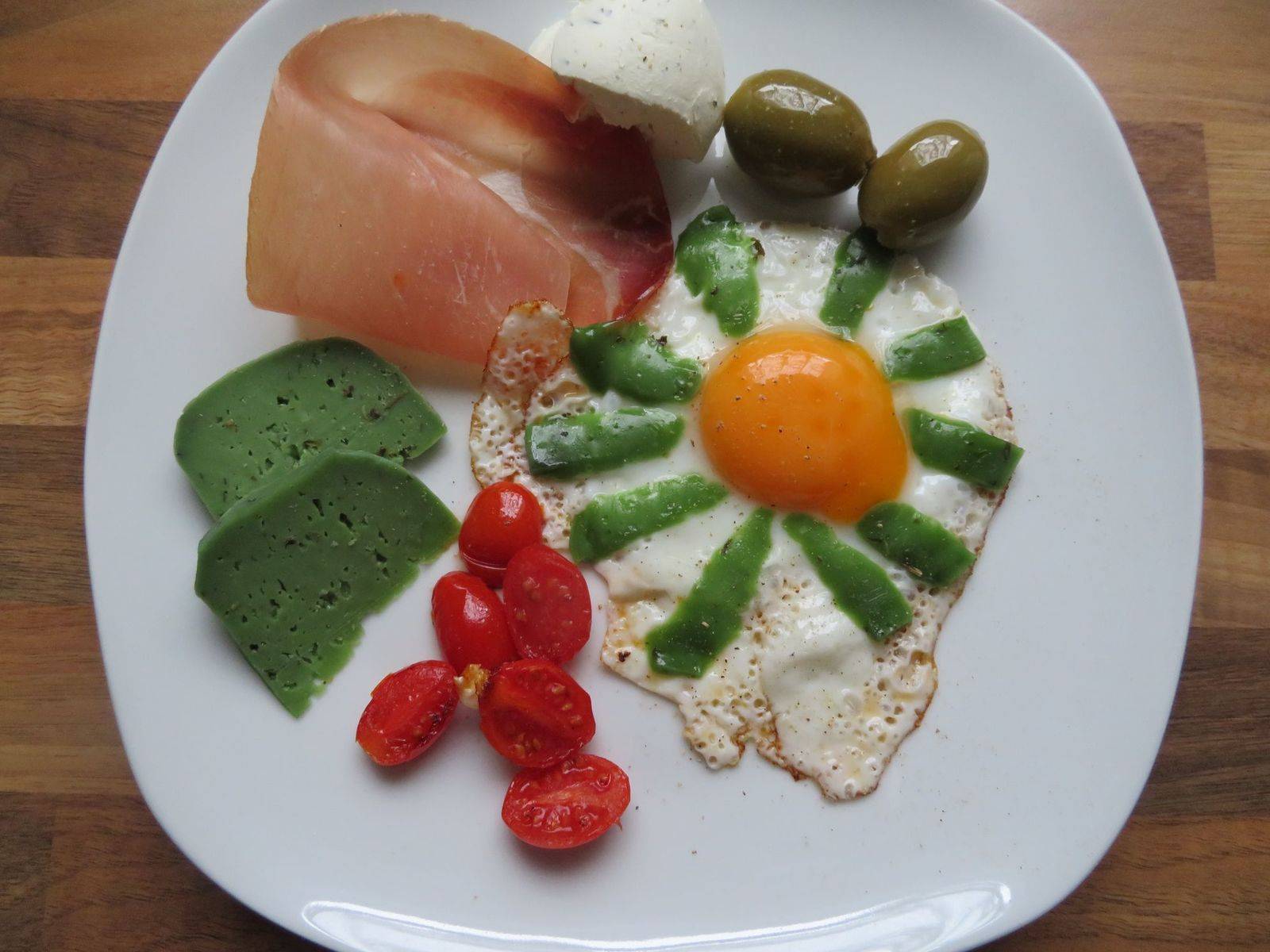 Spiegelei Antipasti-Style