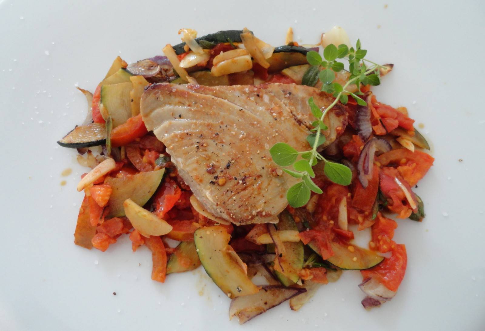 Thunfischsteaks mit Zucchini Rezept - ichkoche.at Thunfischsteaks mit Zucchini Rezept - ichkoche.at