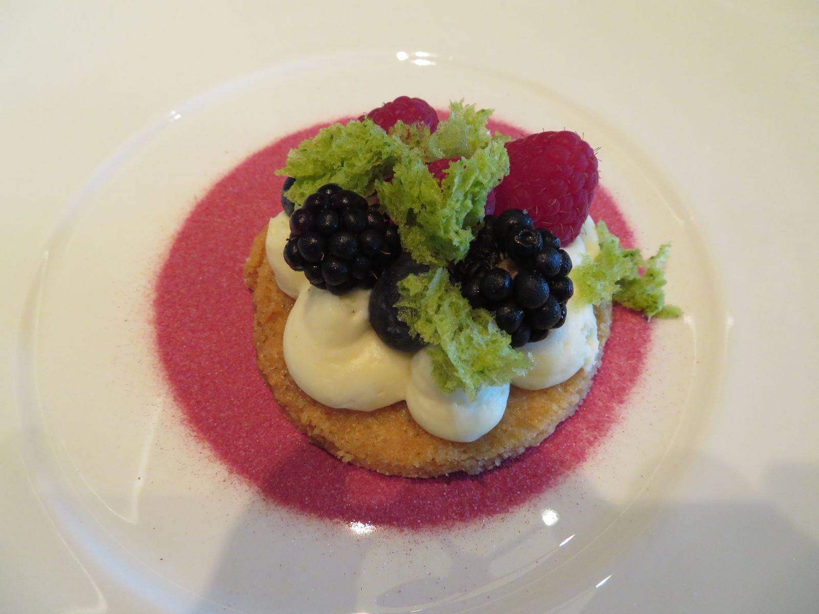 Vanillecremetörtchen mit Beeren Rezept - ichkoche