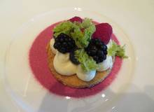 Vanillecremetörtchen mit Beeren Vanillecremetörtchen mit Beeren