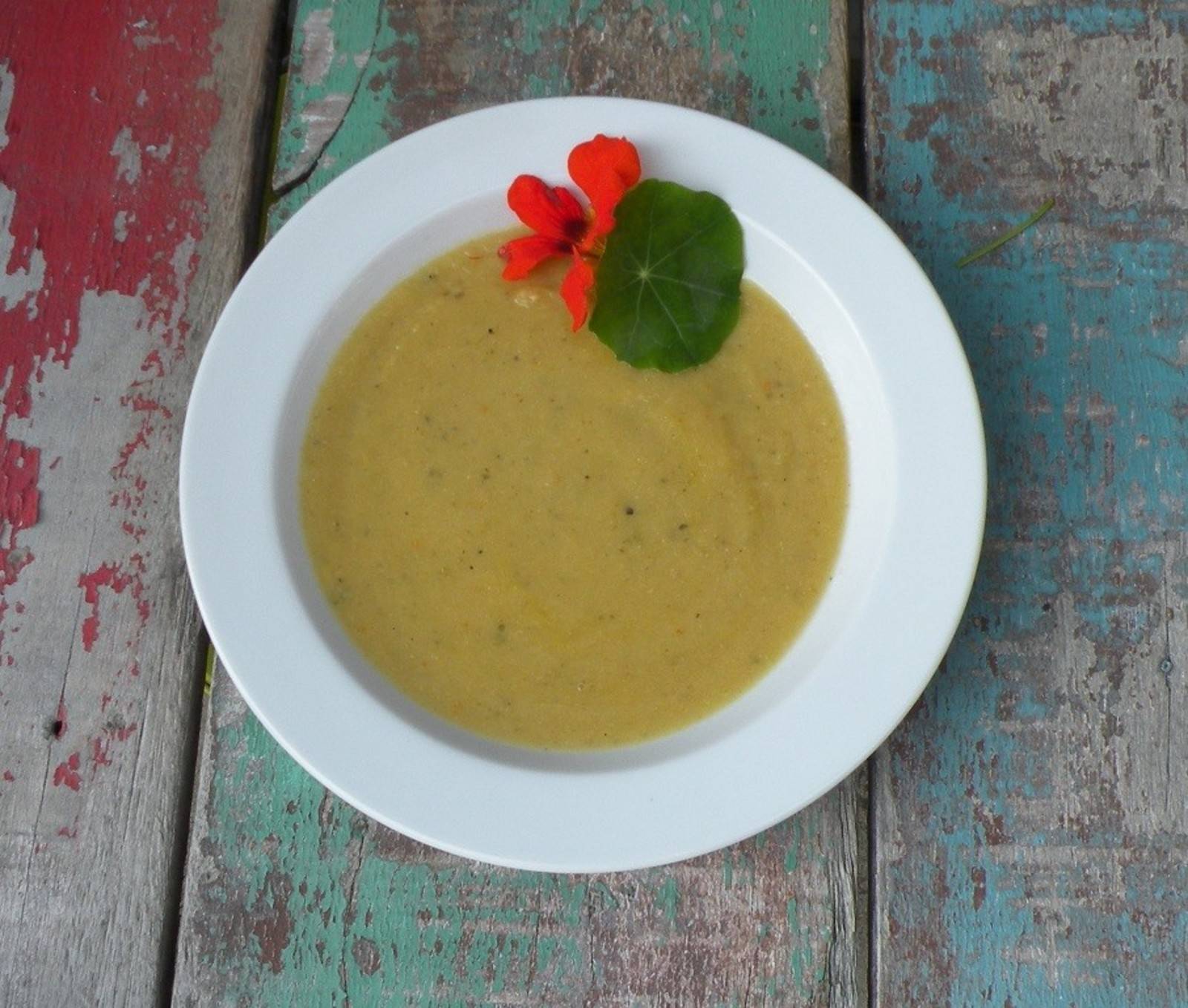 Kürbissuppe - mit Wein und Vermouth