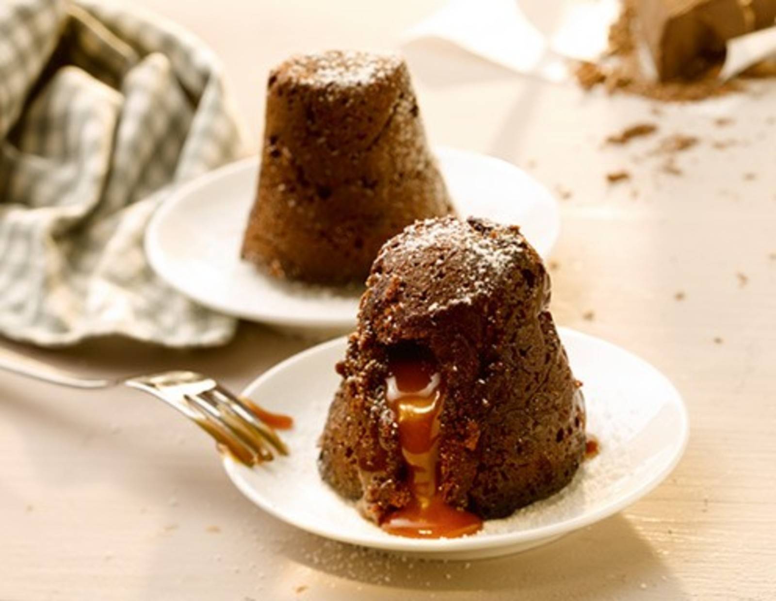 heiße Schokotörtchen mit geschmolzenem Werther's Original Karamellkern Rezept
