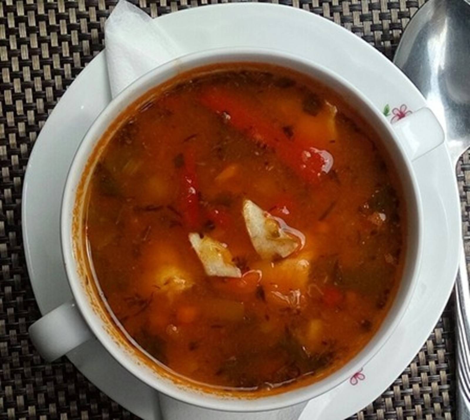 Halászlé (Ungarische Fischsuppe)