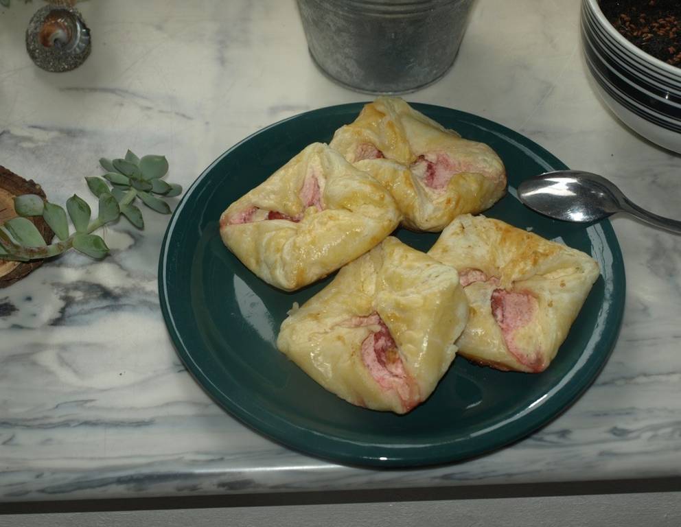 Kleine Topfen-Erdbeer-Golatschen Kleine Topfen-Erdbeer-Golatschen