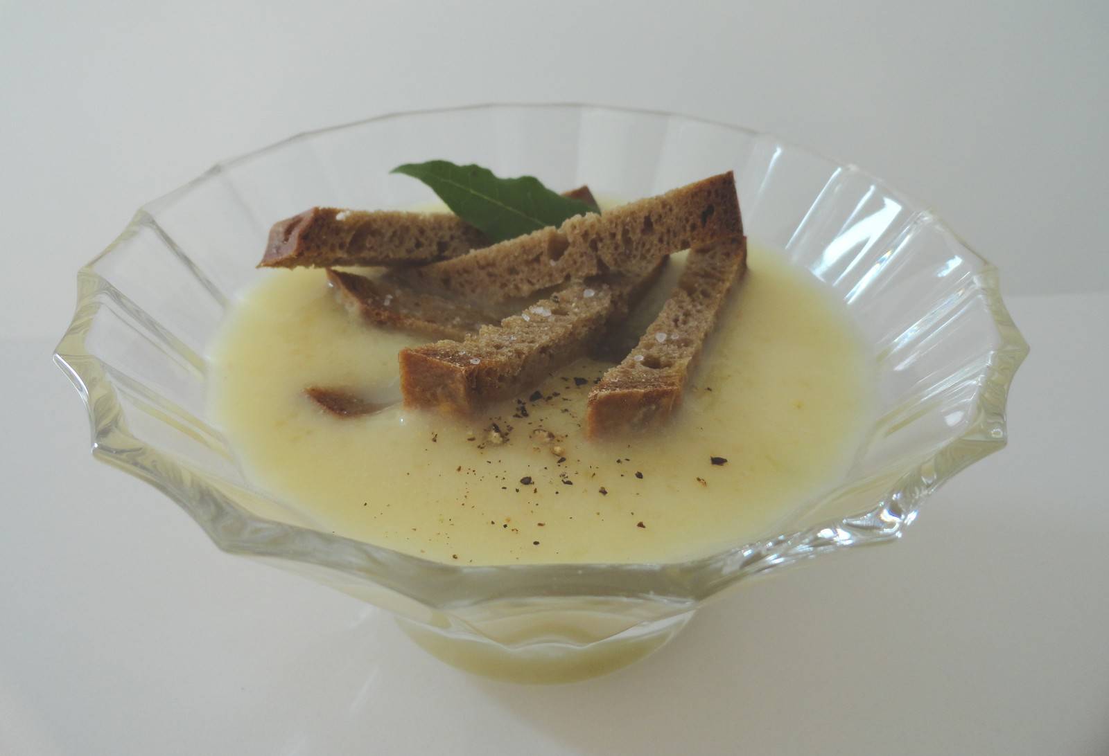 Sellerie-Birnen-Cremesuppe
