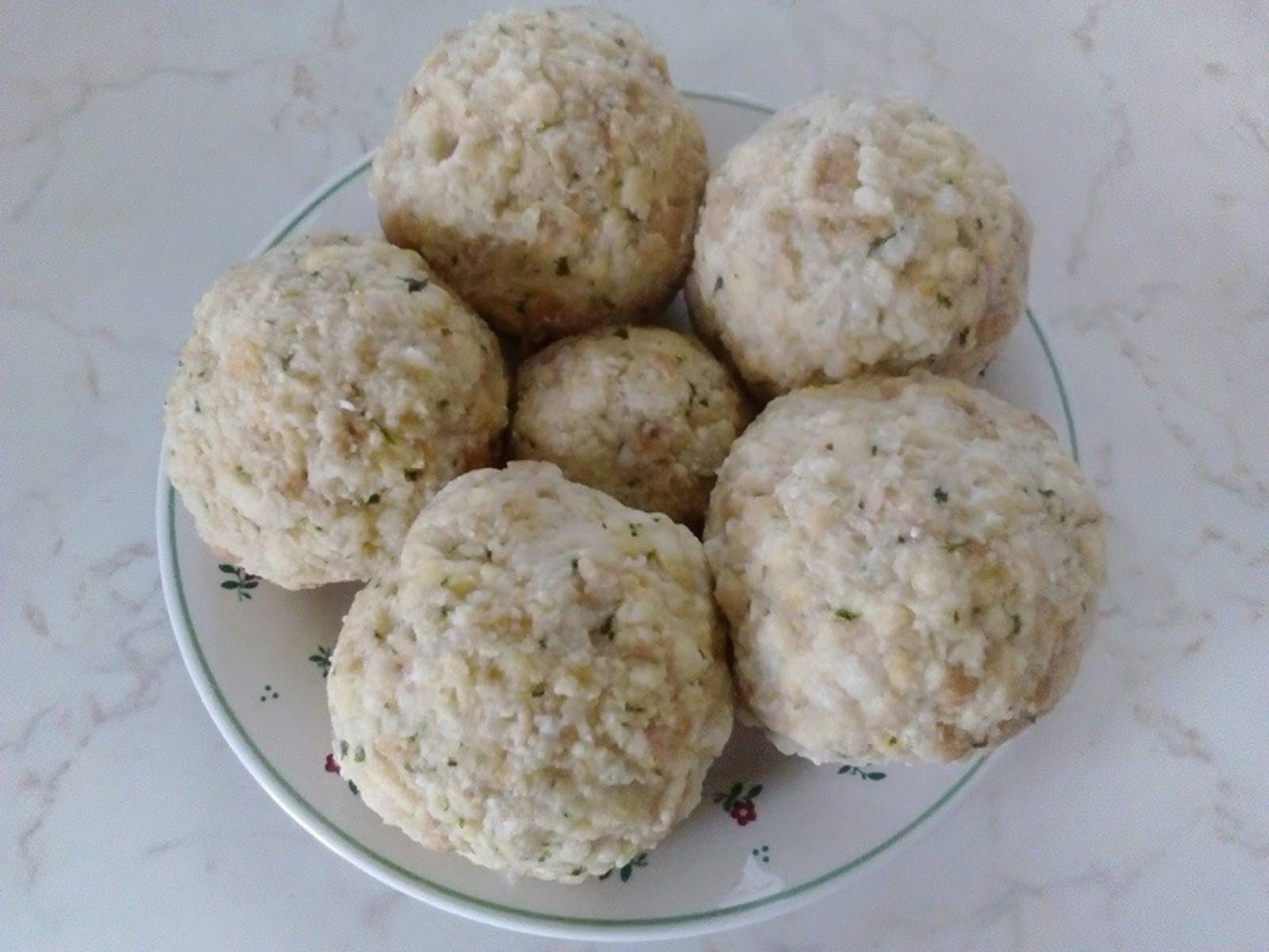 Semmelknödel Grundrezept