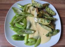 Scheibengurken mit Sauce Hollandaise und Petersilkartoffeln Scheibengurken mit Sauce Hollandaise und Petersilkartoffeln