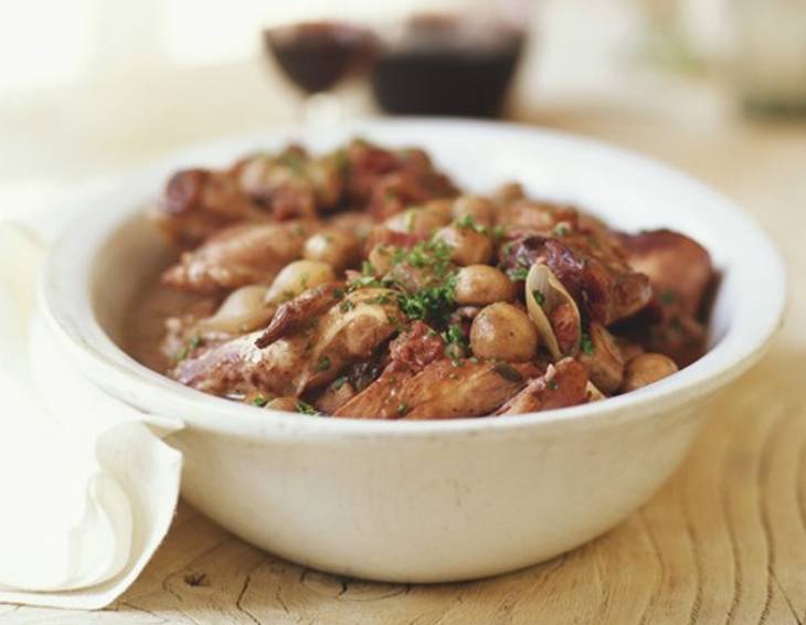 "Coq au Vin" mit rotem Sturm