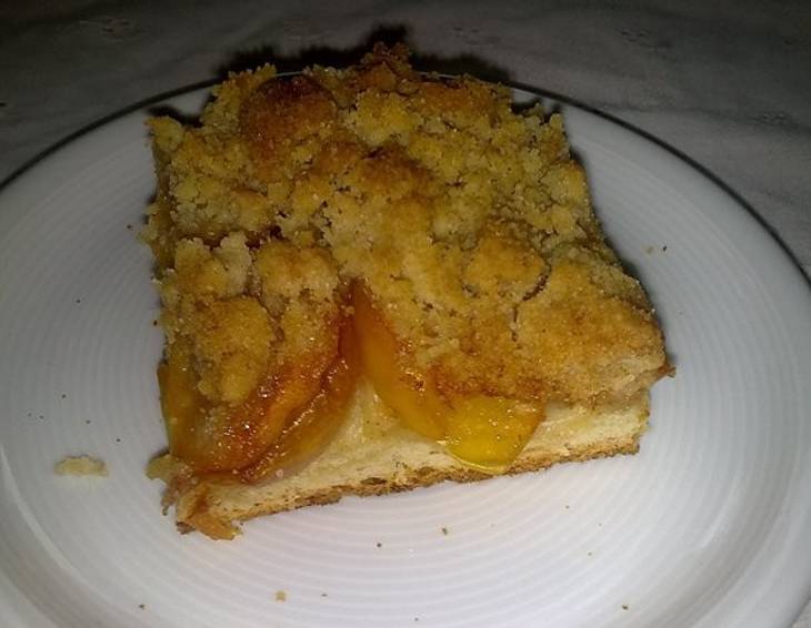 Blechkuchen mit gelben Pflaumen und Streusel Blechkuchen mit gelben Pflaumen und Streusel