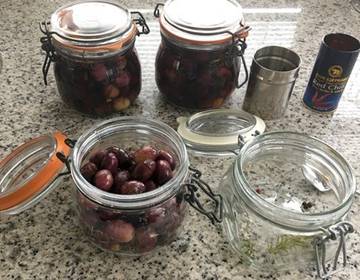 Frische Oliven einlegen Frische Oliven einlegen