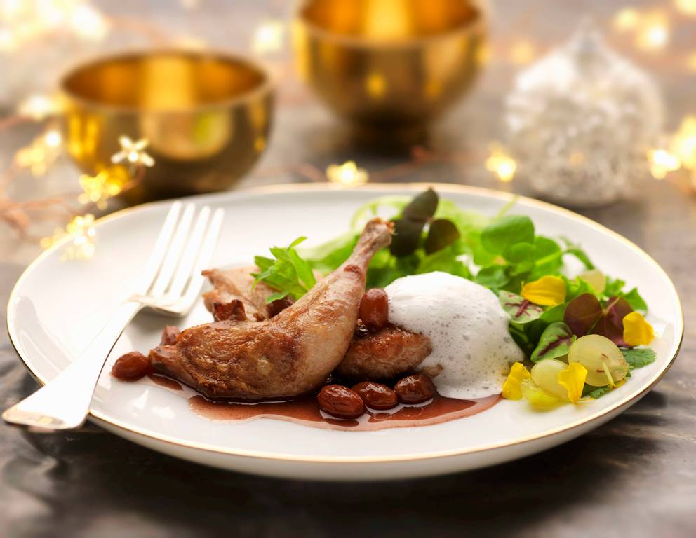 Wachteln mit Rosinenjus und feinem Schaum Wachteln mit Rosinenjus und feinem Schaum