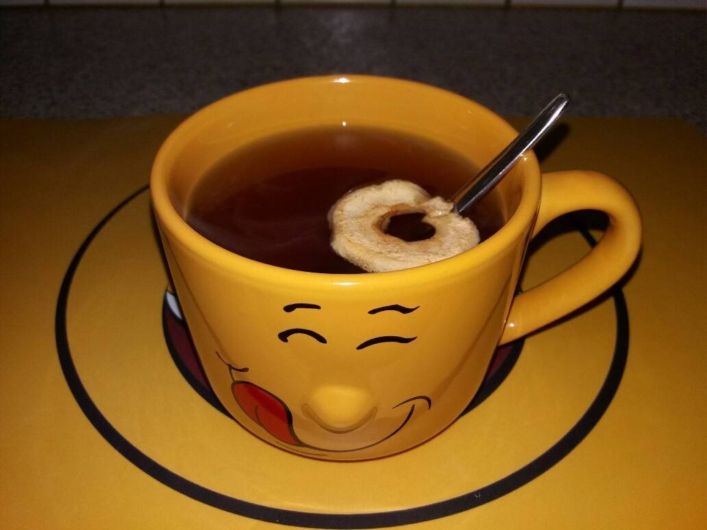 Grüntee mit Apfel und Ingwer