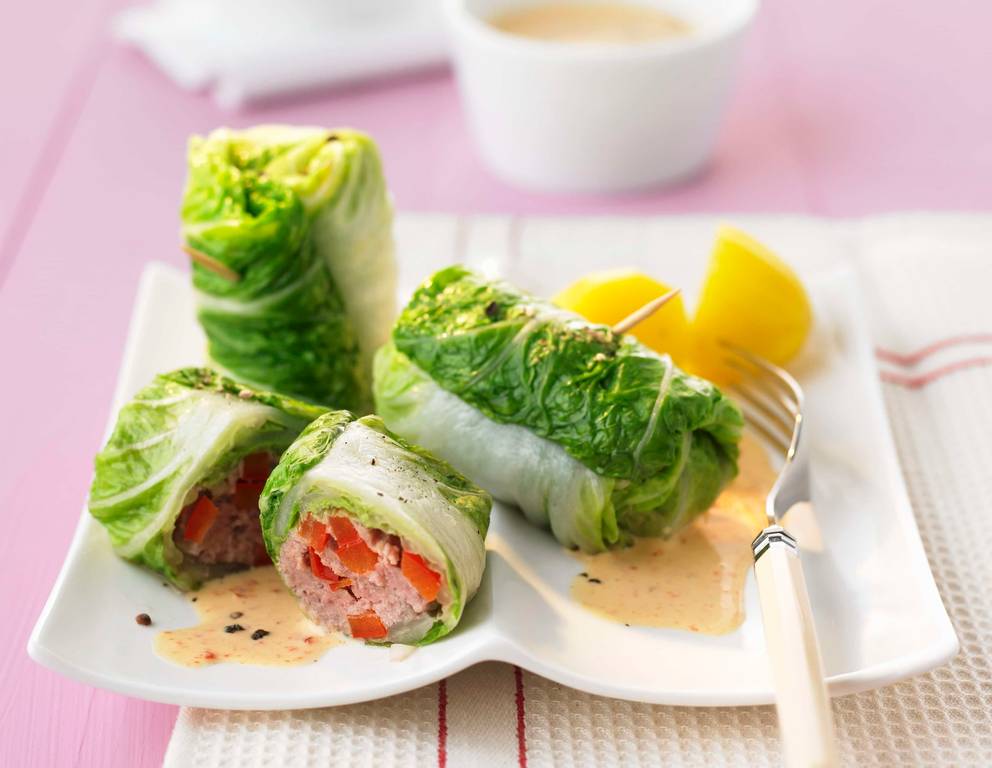 Chinakohlrouladen mit Faschiertes-Paprika-Füllung Chinakohlrouladen mit Faschiertes-Paprika-Füllung