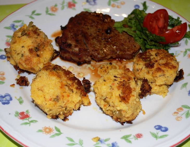 Essiggurkerl-Maisgrieß-Puffer Essiggurkerl-Maisgrieß-Puffer