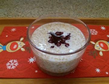 Leinsamen-Pudding mit Preiselbeeren Leinsamen-Pudding mit Preiselbeeren