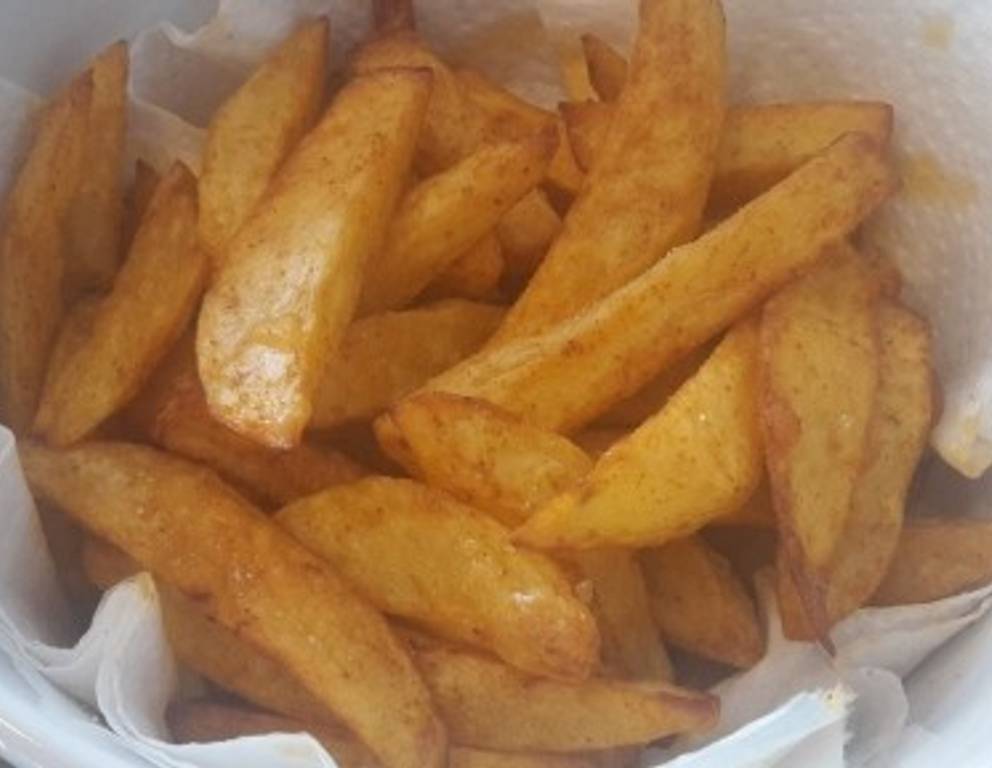 Selbstgemachte Paprika-Pommes aus dem Backrohr Selbstgemachte Paprika-Pommes aus dem Backrohr