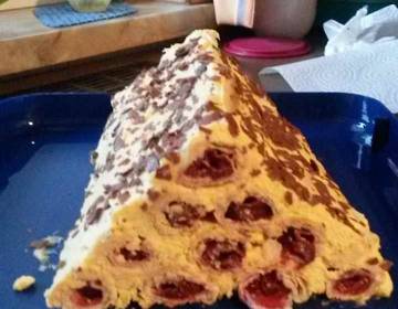 Blätterteig-Kirsch-Pyramide mit Vanillecreme Blätterteig-Kirsch-Pyramide mit Vanillecreme