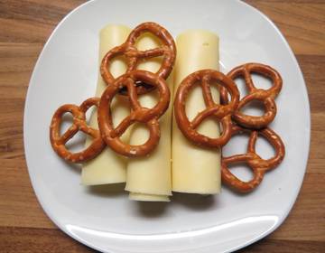 Käserollen mit Brezelfülle Käserollen mit Brezelfülle