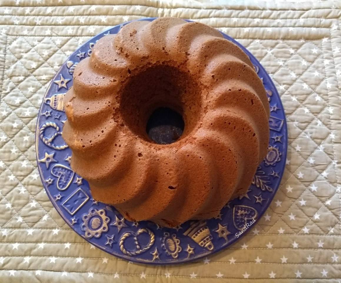 Weihnachtlicher Gewürz-Rotwein-Gugelhupf Rezept - ichkoche.de