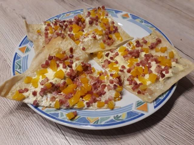 Faschierter Braten mit Prosciutto und Tomatensalat Rezept - ichkoche.at Faschierter Braten mit Prosciutto und Tomatensalat Rezept - ichkoche.at