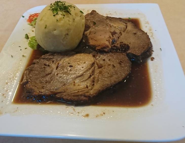 Schweinsbraten im Rotwein Schweinsbraten im Rotwein