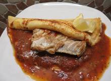 Pikante Palatschinken mit Tomaten-Heilbuttfülle Pikante Palatschinken mit Tomaten-Heilbuttfülle