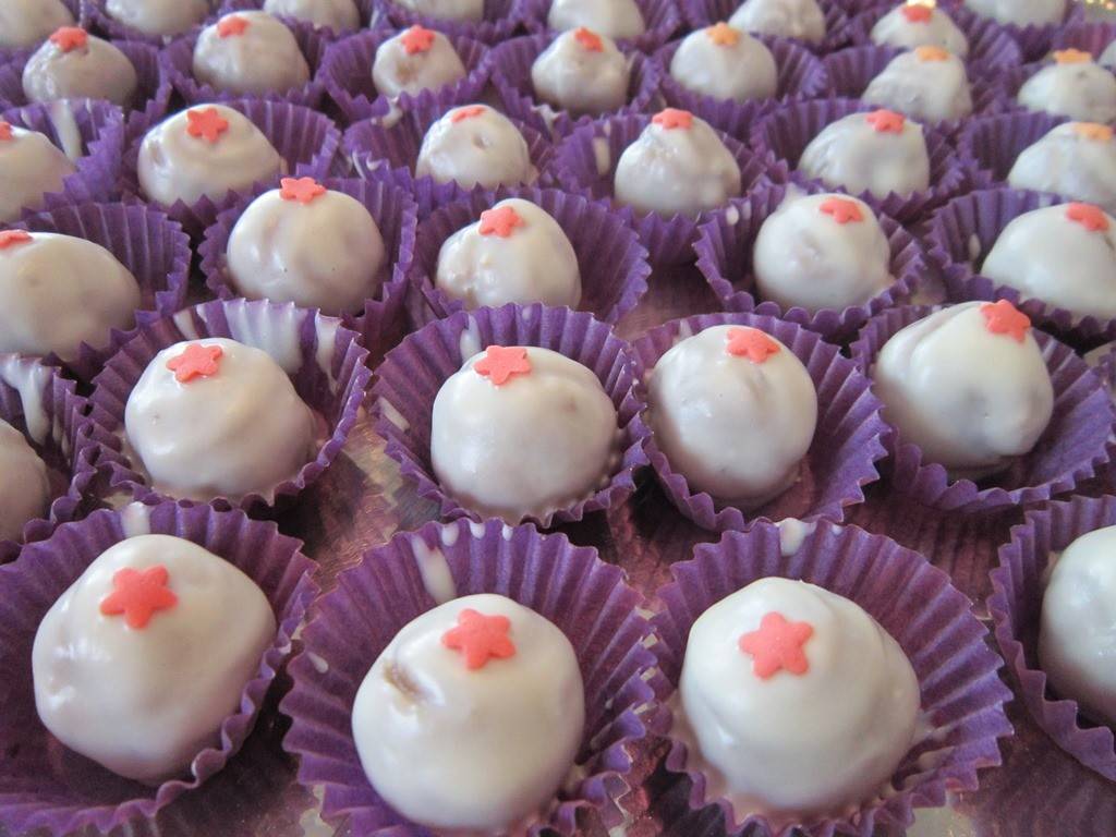 Eierlikörkugeln Rezept - ichkoche.de Eierlikörkugeln Rezept - ichkoche.de