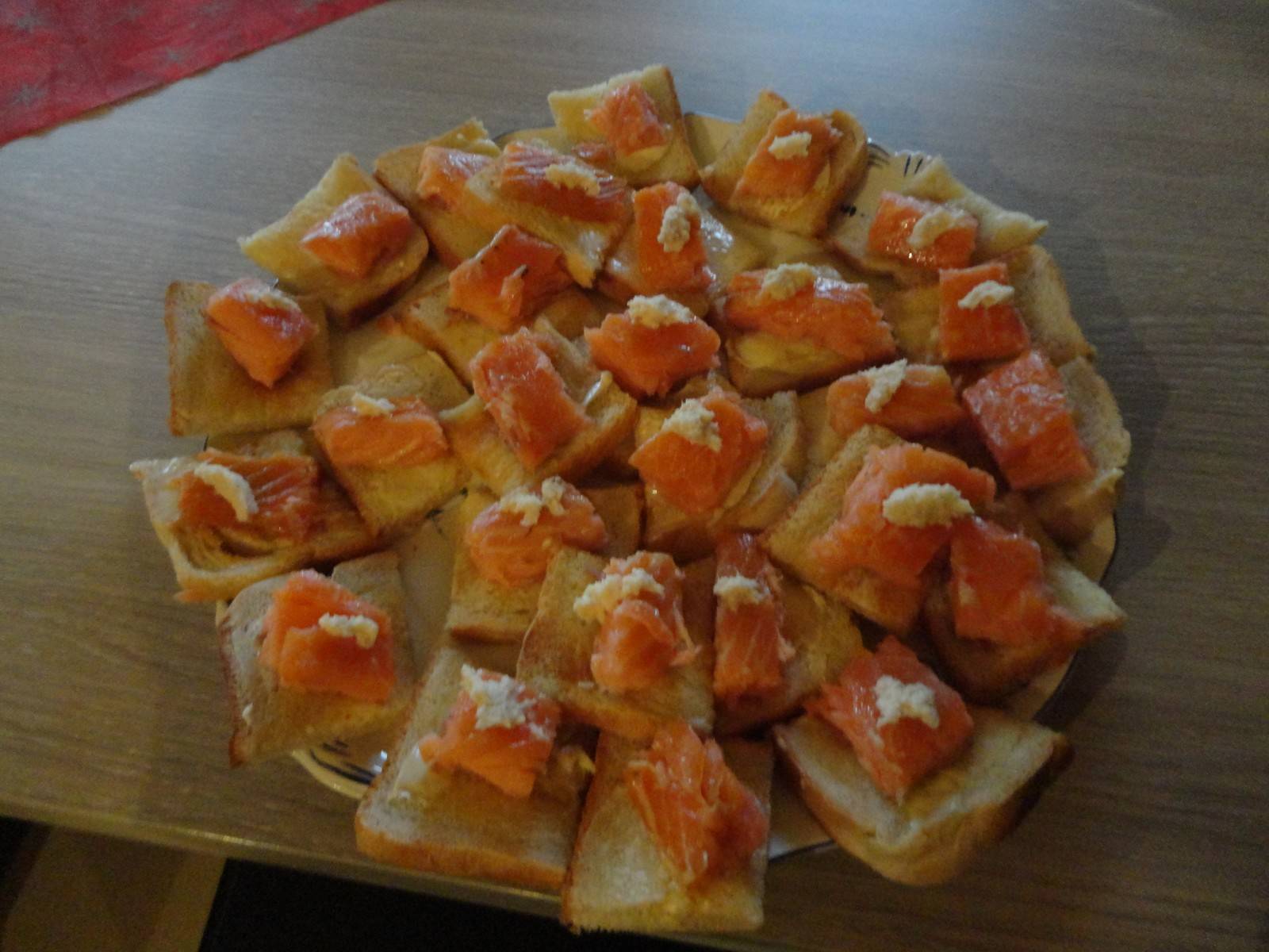 Lachshäppchen Rezept - ichkoche.de Lachshäppchen Rezept - ichkoche.de